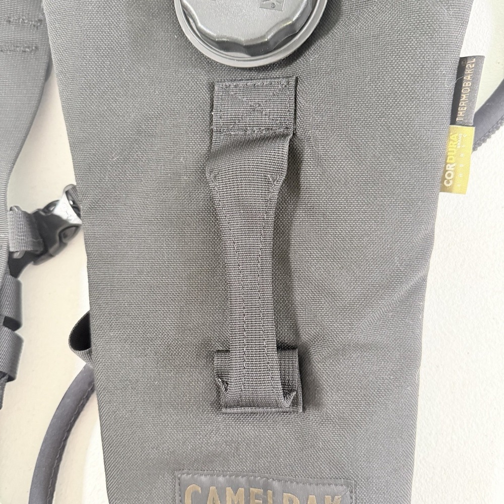 Camelbak Maximum Gear 70 oz 2L Thermobak Hydration Backpack Black Cordura - Picture 3 of 13